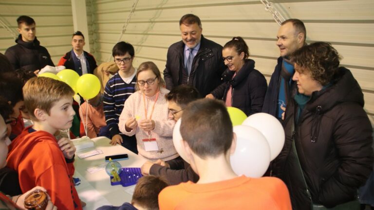 Escolares de Cuenca participan en las actividades inclusivas del Día