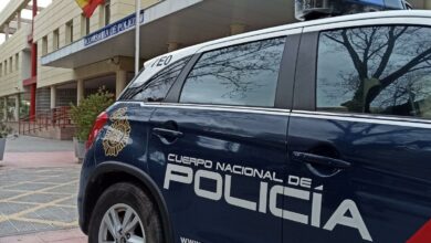 Coche de Policía Nacional junto a la Comisaría de Guadalajara / Policía Nacional