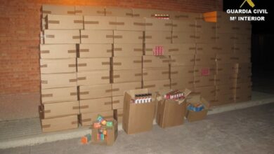 Cajas de cartón que contenían las cajetillas de tabaco intervenidas por la Guardia Civil en Almuradiel GUARDIA CIVIL 24/7/2024