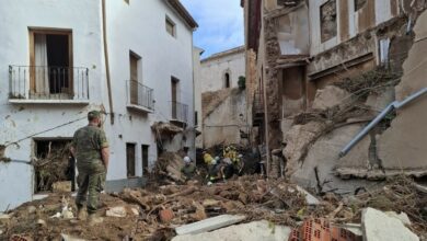 (Foto de ARCHIVO) Bomberos de la Diputación de Albacete trabajan en las labores de desescombro en Letur. REMITIDA / HANDOUT por DIPUTACIÓN Fotografía remitida a medios de comunicación exclusivamente para ilustrar la noticia a la que hace referencia la imagen, y citando la procedencia de la imagen en la firma 01/11/2024