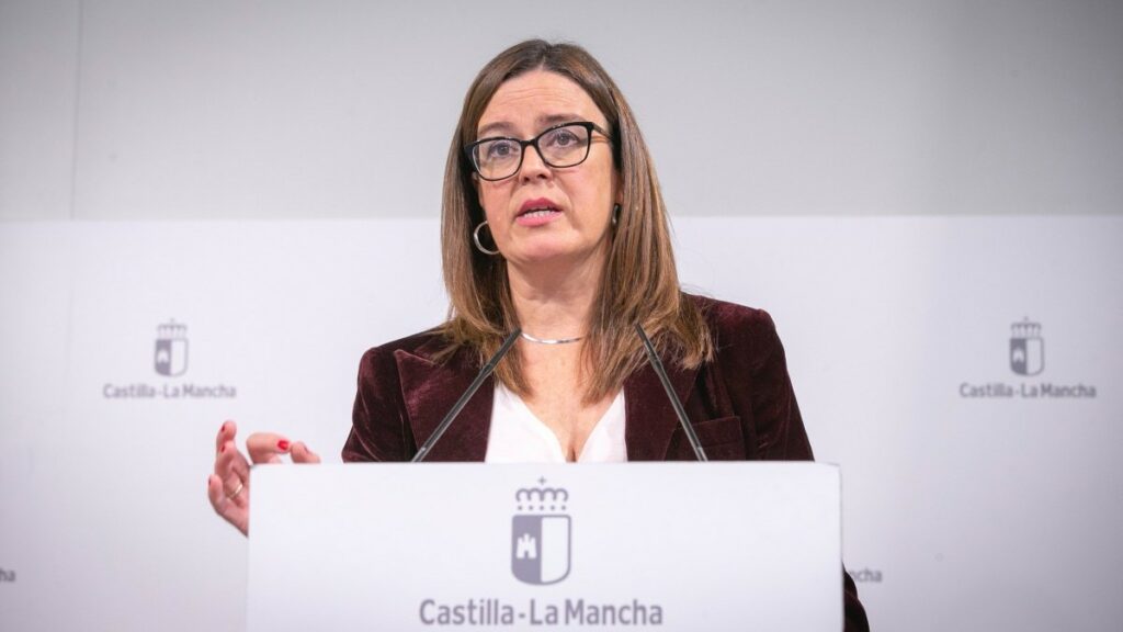 Toledo, 23 de diciembre de 2024.- La consejera Portavoz del Gobierno regional, Esther Padilla, y la consejera de Desarrollo Sostenible, Mercedes Gómez, han comparecido, en rueda de prensa en el Palacio de Fuensalida, para informar sobre los acuerdos adoptados por el Consejo de Gobierno. (Fotos: A. Pérez Herrera // JCCM)