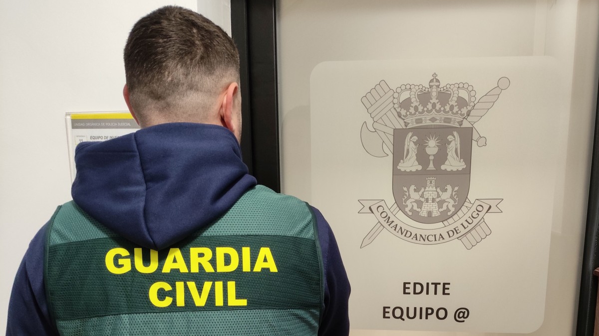 Agentes del Equipo de Investigación Tecnológica de la Policía Judicial de la Guardia Civil de Lugo REMITIDA / HANDOUT por GUARDIA CIVIL LUGO Fotografía remitida a medios de comunicación exclusivamente para ilustrar la noticia a la que hace referencia la imagen, y citando la procedencia de la imagen en la firma 15/1/2025